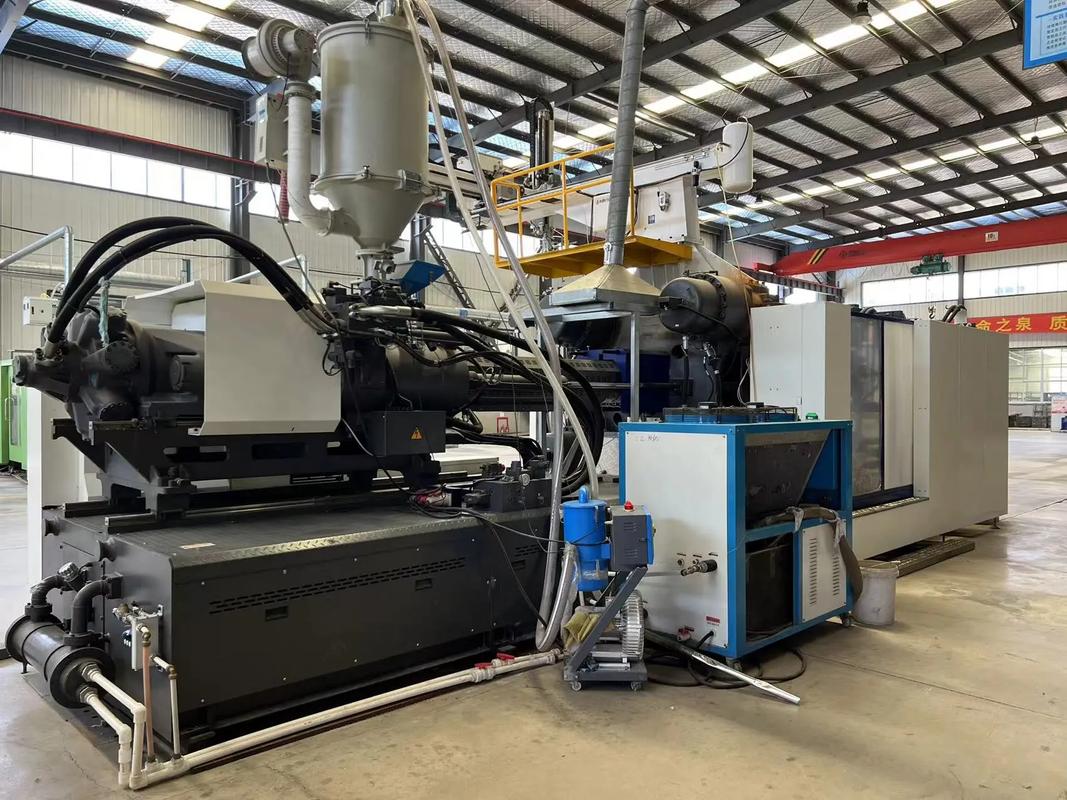 山東工廠海天1080t,含油,料斗,機械手#塑料機械設(shè)備 #