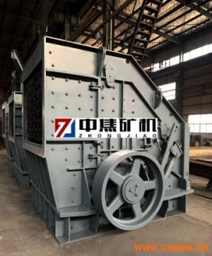 廠家直銷pf反擊式破碎機,各種型號石料廠 中細碎設(shè)備直銷重型反擊式破碎機